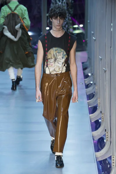 Look 107
